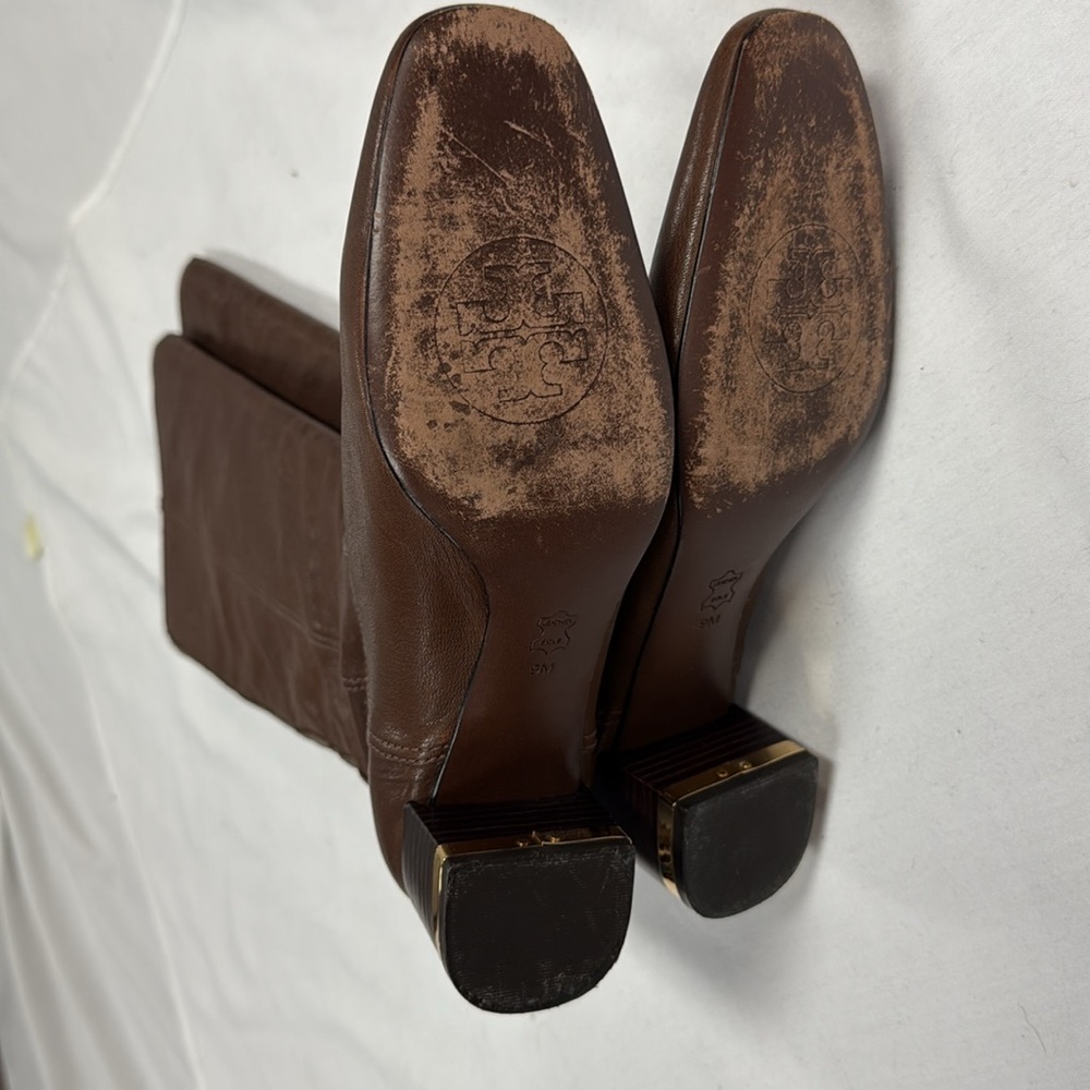Tory Burch Boots
Size 9 - Picture 4 of 6
